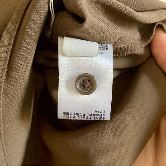 GU short-sleeve button-down blouse - Picture 6 of 7